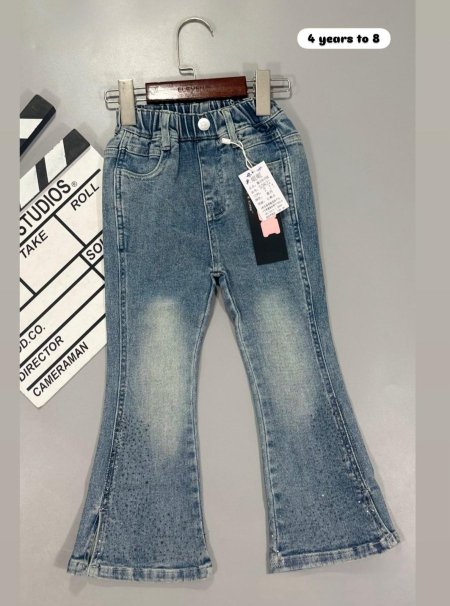 ازرق فاتح ٣